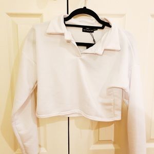 White cropped sweatshirt with collar